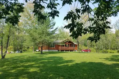 Image de Grey's Getaway Cabin # 3 La région des Finger Lakes, les animaux de compagnie, merveilles d'hiver!