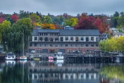 Image de Sail Away Location de vacances - Walking To Attractions Watkins Glen