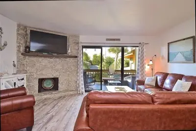 Image de Bord de l'eau sur la lagune de Blind Pass à Siesta Key - Calme, paisible et relaxant - Quai pour bateaux gratuit, grande piscine. Cozy Cove 4