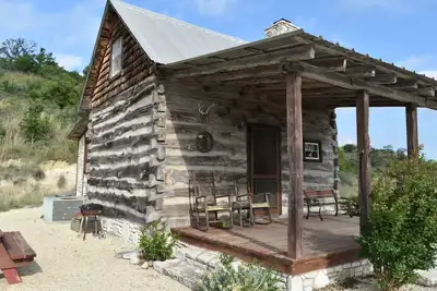 Image de Maner Log Cabin cabane en rondins romantique loin de tout