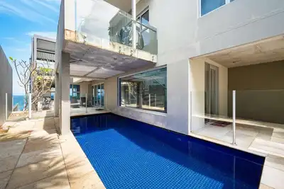 Image de Oceanview & Seabreeze - avec piscine