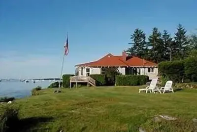 Image de Waterfront Main House & Guest Cottage- Casco Bay, So. Séjour de 1 semaine minimum à Harpswell