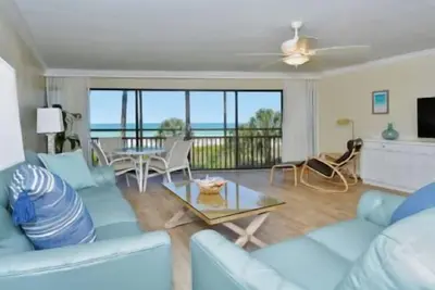 Image de Firethorn 322 - Condo 2 chambres avec plage privée avec chaises longues et parasol fourni, 2 piscines, centre de fitness et courts de tennis.