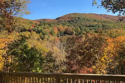 Image de Hickory Heaven - Spectaculaire vue sur la montagne dans la maison de charme \/ Resort