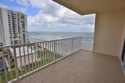 Image de Magnifique condo de Daytona Beach, vue spectaculaire sur l'océan et la rivière