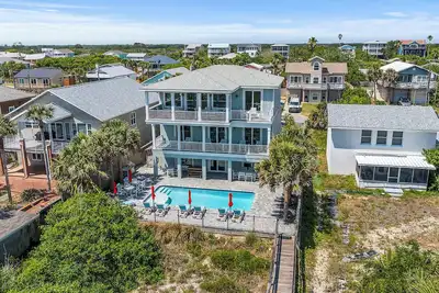 Image de Brand New 8 Chambres Oceanfront-Sleeps 22! Grande piscine chauffée, promenade en bois, luxe!