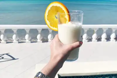 Image de Beachfront Private House-excellent location! ! Marchez jusqu'Ă la magnifique Baha Mar.