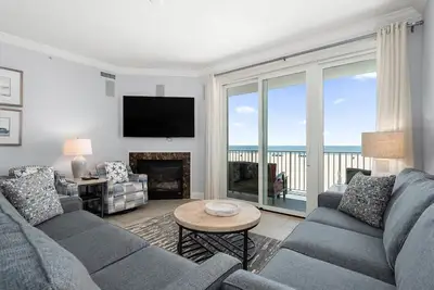 Image de Fabuleux Grand Ocean Front Condo situé sur la promenade Oc à proximité du quai d'amusement