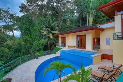 Image de Villa de luxe d'inspiration balinaise de luxe au coeur de Manuel Antonio