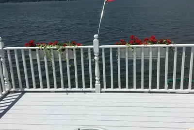 Image de Chateau du Lac Bed and Breakfest complet avec vue sur le lac