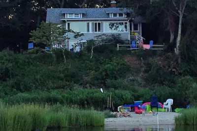 Image de Falmouth Waterfront: Waquoit charmante baie Three Bedroom Cottage
