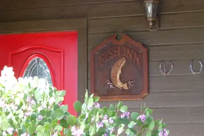 Image de Fish Inn sur Upper Hat Creek dans Old Station