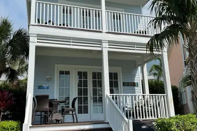 Image de Vues Oceanfront directs Dans Anglers Reef, Islamorada. Resort Pool, Dock, Plage