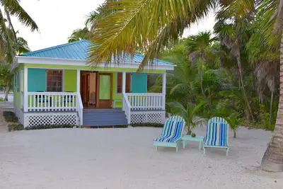Image de ~~ Beachfront Perfection ~~ une vue imprenable depuis votre véranda privée