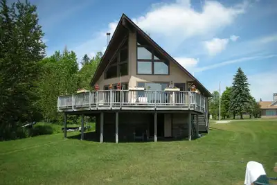 Image de Cabine au bord du lac 3br / 2ba, vues magnifiques sur la baie, quai, salle de jeux, foyer
