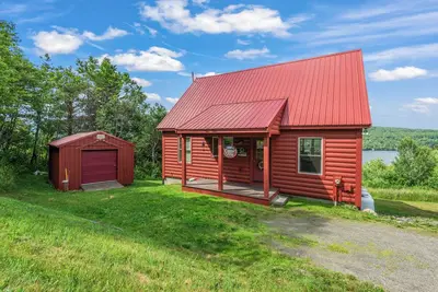 Image de Belle maison dans l'Overlook avec des vues incroyables de Rangeley