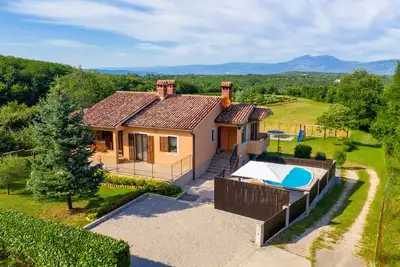 Image de Maison Davorka - expérience de vacances dans l'Istrie rurale terra magica