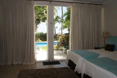 Image de Sapphire beach Condo 115 situé sur la plage de Douvres. Deux chambres