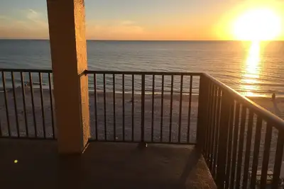 Image de Magnifique condo en front de mer de 3 chambres à coucher 307 à Las Brisas sur la plage de Madère