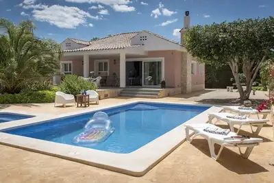 Image de Villa de luxe avec piscine et bain à remous