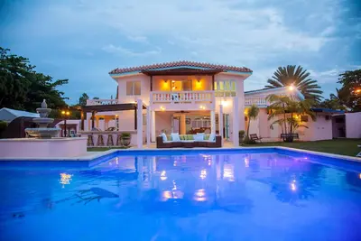Image de Casa Canal - Le caché de Jem de Rincon - Le luxe tropical de front de mer à son meilleur!