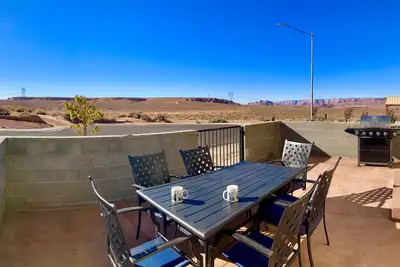 Image de Récemment rénové; voir le parking pour bateaux Vermillion Cliffs-Pet friendly, 3\/2