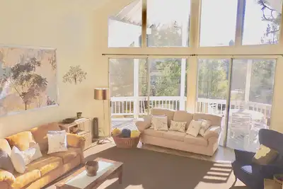 Image de Confortable maison de montagne chic à Lake Arrowhead