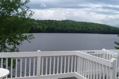 Image de Privé Lakeside Condo avec terrasse sur le toit près de Sunday River et Mt Abram