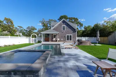 Image de Billets De Ferry! Nouvelle construction Lux 4 Bd / 4 ensuite Ba, A / C Vineyard Haven