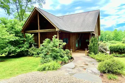Image de Lakefront Cabin dans Upstate Sc ~ Près de Chattooga Belle Farm et Wildwater