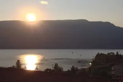 Image de Kelowna Lakeview Condo à Sunset Waterfront Resort