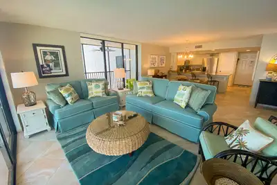 Image de Condo en bord de mer juste à côté de la marina de Sanibel Harbour