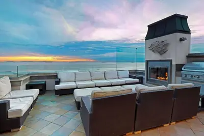 Image de Beachfront 5 Bedroom Southern California Home