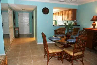 Image de Condo de luxe au rez-côté de la rue de la plage n ° 1