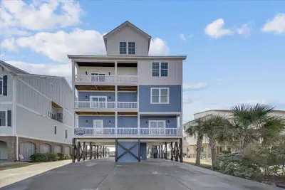 Image de Enjoy a Luxurious Vacation at Ocean Blue - 8 Bed/8. 5 Bath Home with Pool & Hot Tub