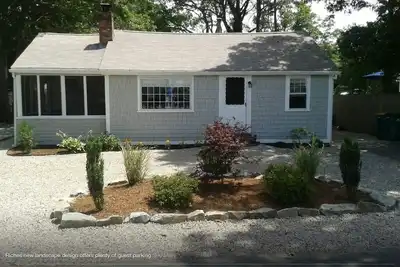 Image de Aucun endroit comme Poppy, confortable 3 Br, douche extérieure 1bath 3 min à pied de la plage privée