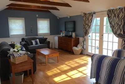 Image de Entièrement rénové Calme North Eastham Cottage près des plages