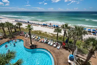 Image de 1er ÉTAGE - 3bd / 3ba Grand balcon enveloppant - seulement 1 disponible chez Splash! !