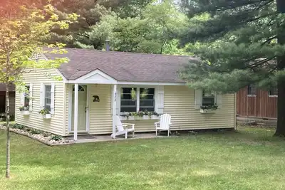 Image de Lakeview, près du parc / plage du canton! Adorable et propre!