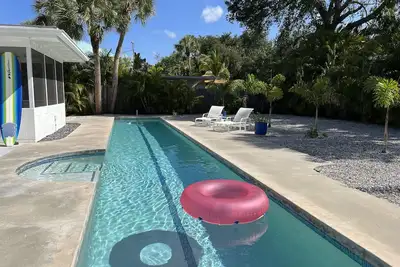 Image de Siesta Key Gem! -50 'Lap piscine, bain à remous et à seulement un pâté de Siesta Key Beach!
