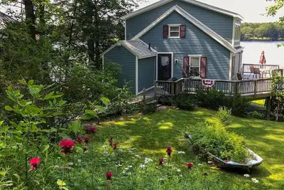 Image de Waterfront Cottage Pleasant étang