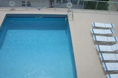 Image de Condo 2 chambres * Piscine * 1 bloc de la plage
