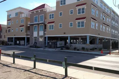 Image de Brand New Luxury Townhouse Condo One Block de Hampton Beach