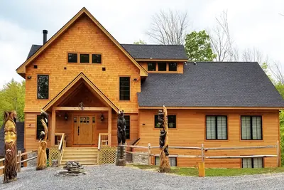 Luxe, nouvelle maison sur Okemo avec vue sur le ruisseau de montagne, Marche vers Sachem Trail! ! !
