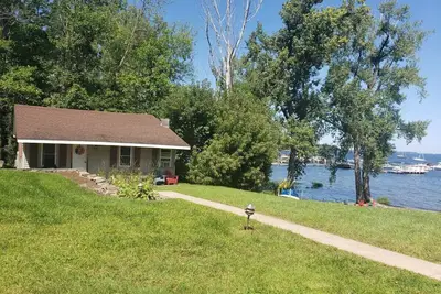Image de Charmant chalet 2 Br toute l'année sur le lac Champlain - Blueberry Cottage