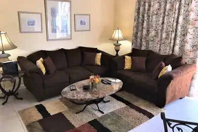 Image de Maison de ville de 3 chambres et 3 salles de bain avec piscine à quelques minutes de Disney World