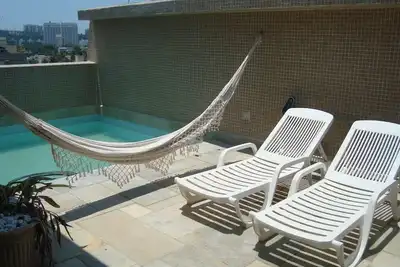 Image de terrasse avec piscine réveillon du Nouvel An et haute saison