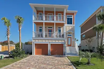 Image de Maison neuve! Voiturette de golf! * Piscine privée, vue sur le golfe, service de plage, vélos