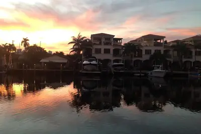 Image de Las Olas condo 2 chambres donnant sur le canal sous le soleil, tropical Ft Lauderdale