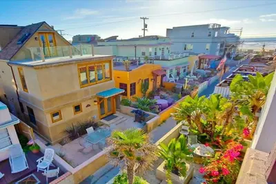 Image de Luxe North Mission Beach Home in Perfect Location